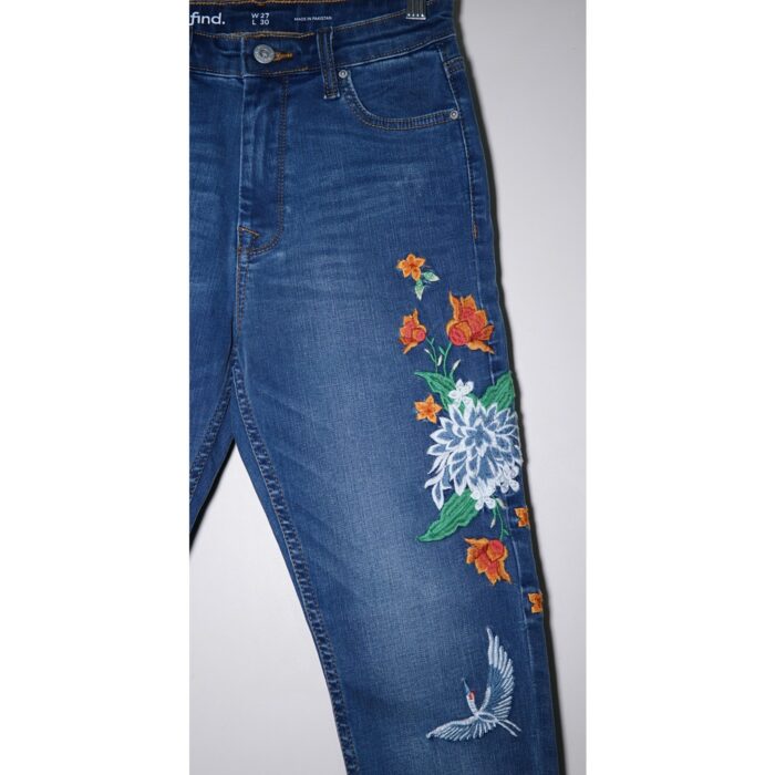 Find Blue Bird & Flower Embroidery High Skinny Jeans