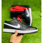 A JRDN -1 LOW BLACK & WHITE PREMIUM BATCH)