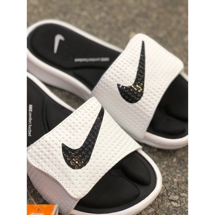 NIKE WHITE-BLACK COMFORT FOOTBED SLIPPER