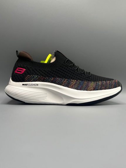GIRL'S SKECHERS MAXCUSHION BLACK.