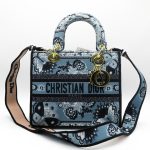LADY CHRISTIAN BLUE DIOR MEDIUM LITE BAG.