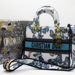 LADY CHRISTIAN WHITE BLUE DIOR MEDIUM LITE BAG.