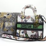LADY CHRISTIAN WHITE GREEN DIOR MEDIUM LITE BAG.