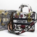 LADY CHRISTIAN WHITE BROWN DIOR MEDIUM LITE BAG.