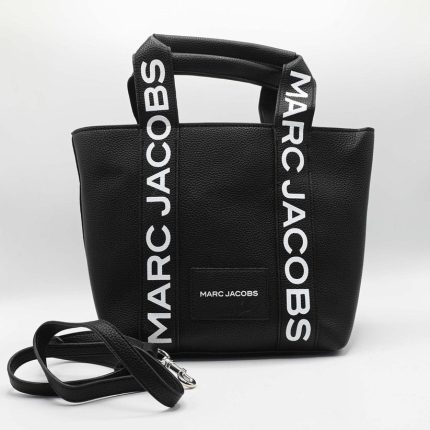 MAC JACOBS SMALL TOTE BLACK HAND BAG.