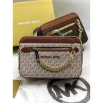 MICHAEL KORS JET SET LOGO LIGHT CROSSBODY BAG BEIGE.