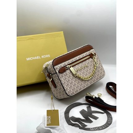 MICHAEL KORS JET SET LOGO LIGHT CROSSBODY BAG BEIGE.