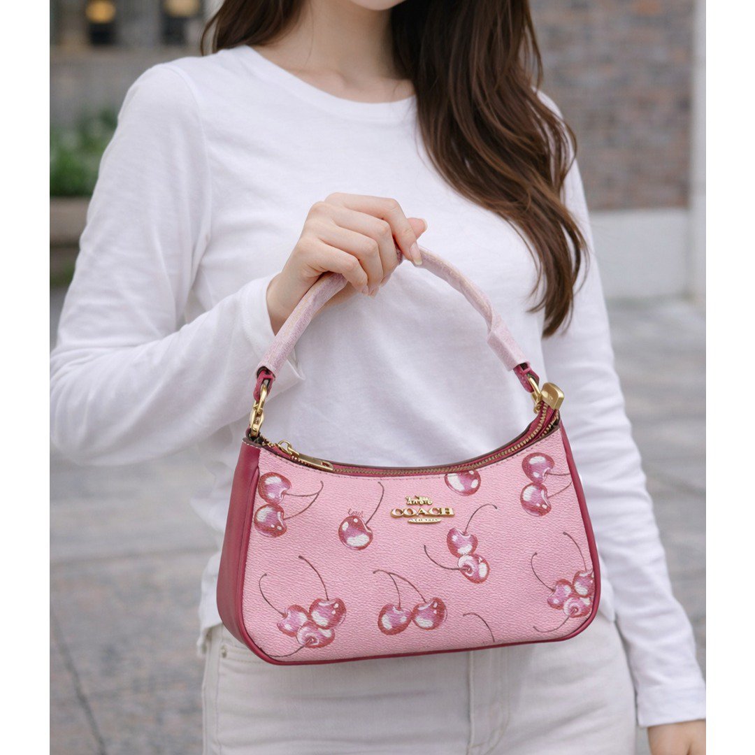 COACH TERI SHOULDER PINK BAG