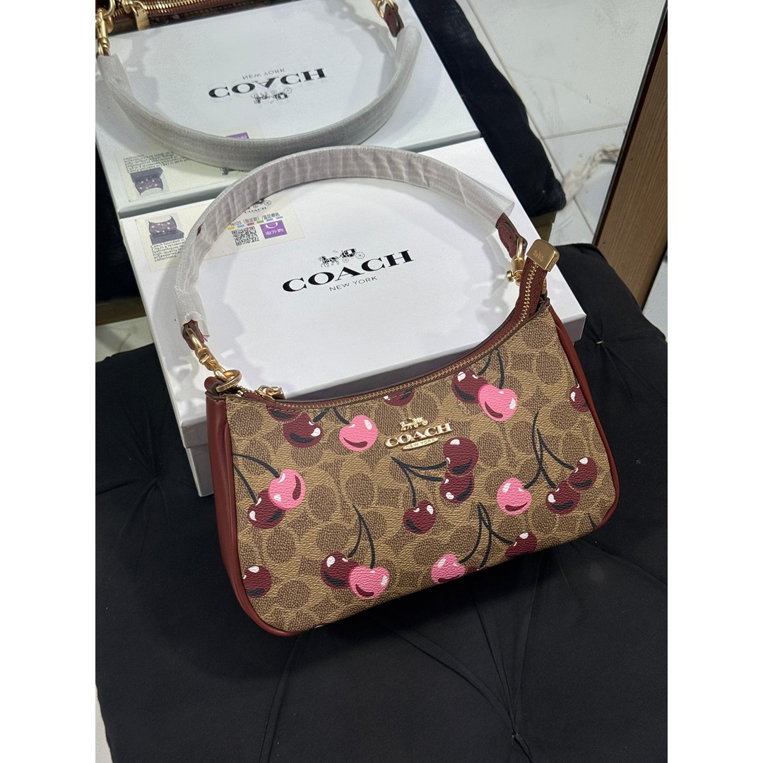 COACH TERI SHOULDER BROWN BAG