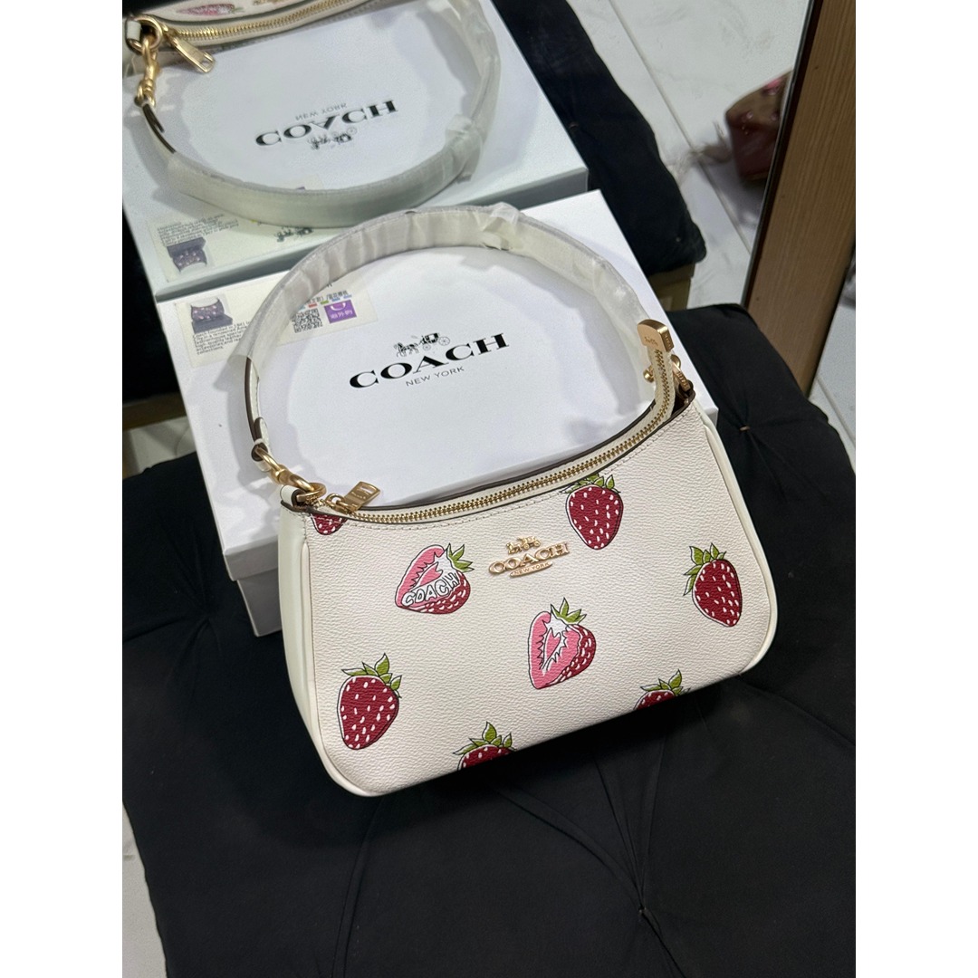 COACH TERI SHOULDER WHITE BAG
