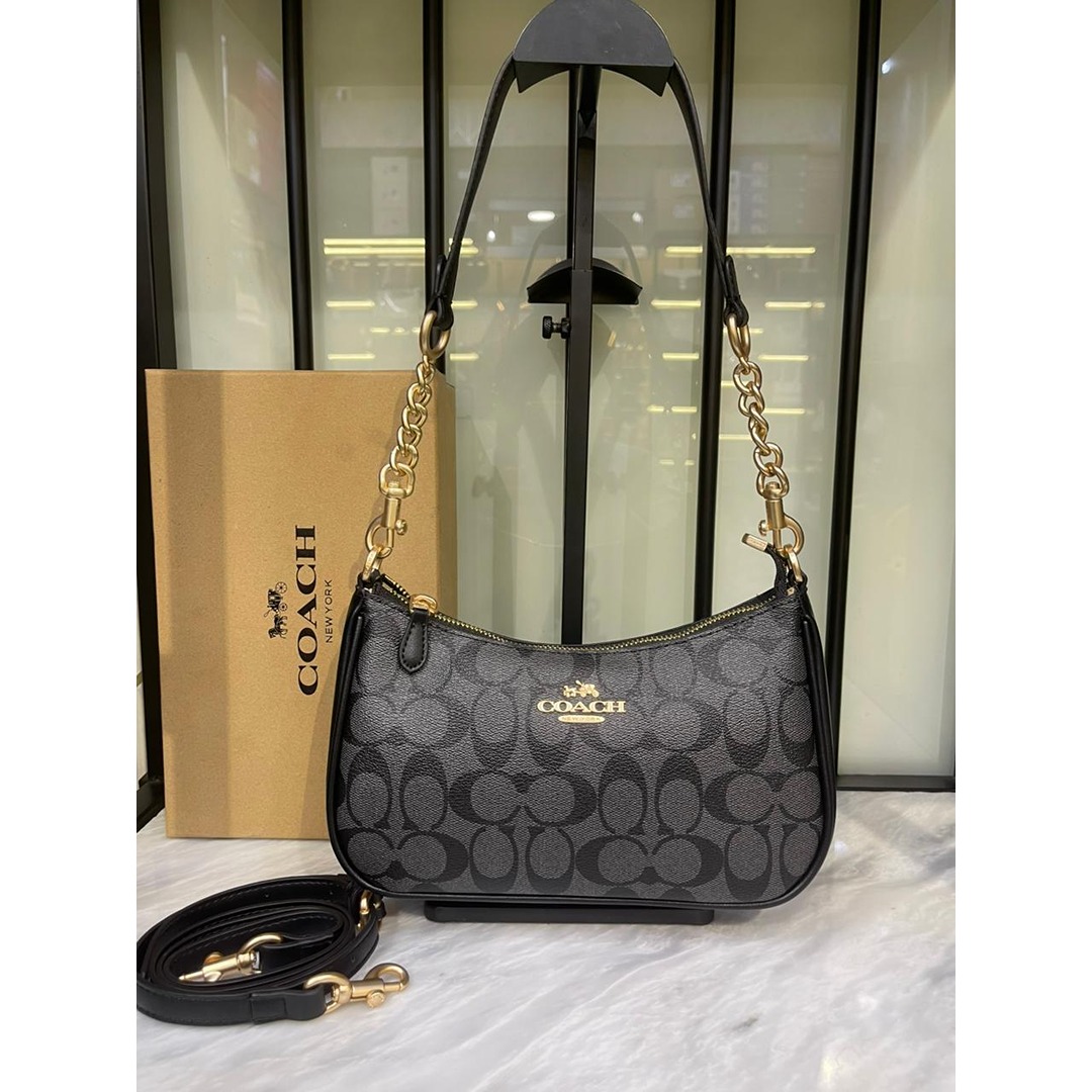 COACH TERI SHOULDER BLACK BAG