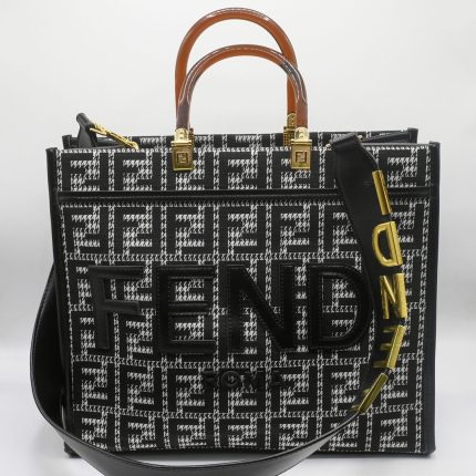FENDI BLACK WHITE SMALL KAN SHOULDER BAG.