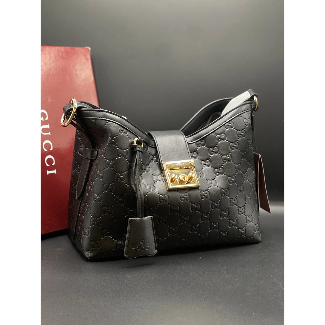 GUCCI PADLOCK GG MEDIUM BLACK SHOULDER BAG.