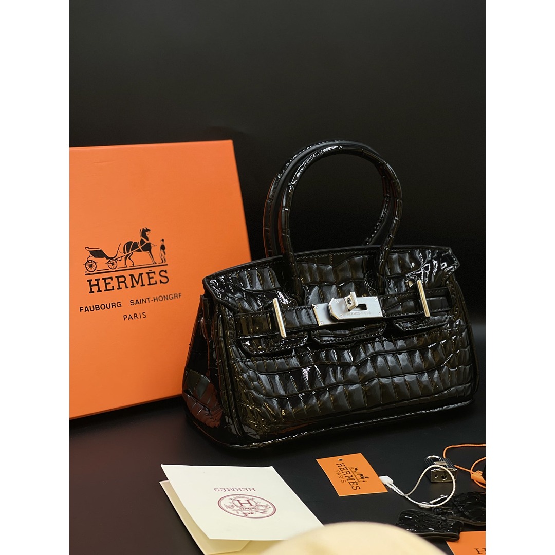 HERMES HIMALIYANS CROCODILE TAUPE HANDBAG