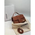 JACQUEMUS LE GRAND BAMBINO CROSS BROWN BODY BAG.