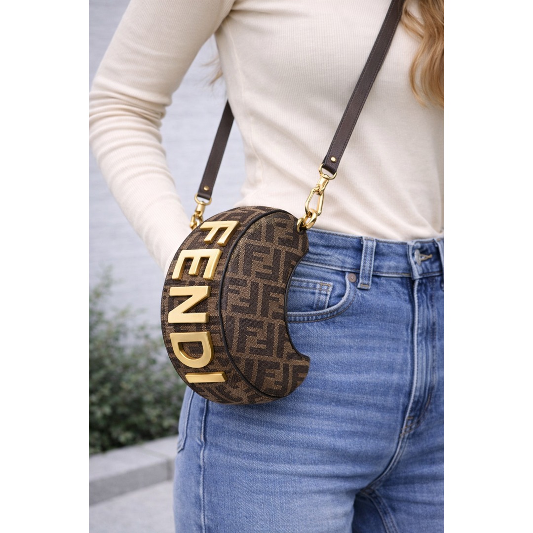 FENDI GRAPHY MINI HOBO FENDI LETTER CHOCOLATE BROWN SHOULDER BAG