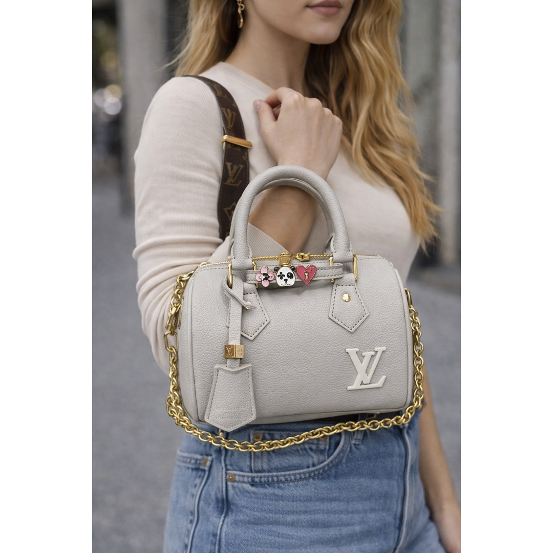 LOUIS VUITTON CREAM SPEEDY BANDOULIERE 20 HANDBAG.