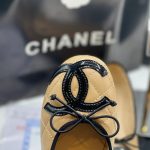 CHANEL BEIGE QUILTED INTERLOCKING CC BALLET FLATS. - Image 2