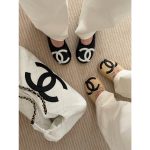 CHANEL BEIGE QUILTED INTERLOCKING CC BALLET FLATS. - Image 5