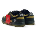 NIKE SB DUNK LOW SUPREME CAMPER GREEN