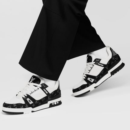LOUIS VUITTON LV TRAINER BLACK WHITE