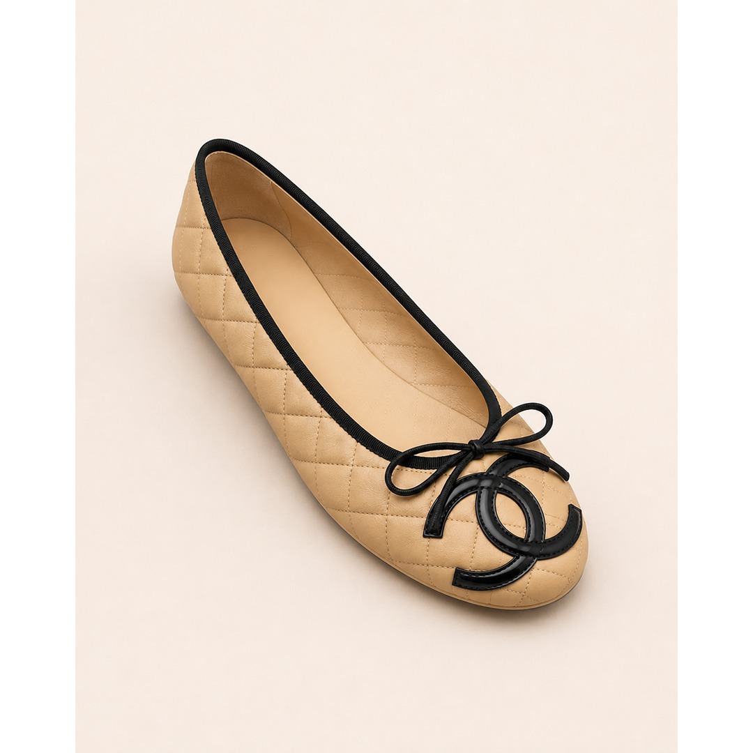 CHANEL BEIGE QUILTED INTERLOCKING CC BALLET FLATS.