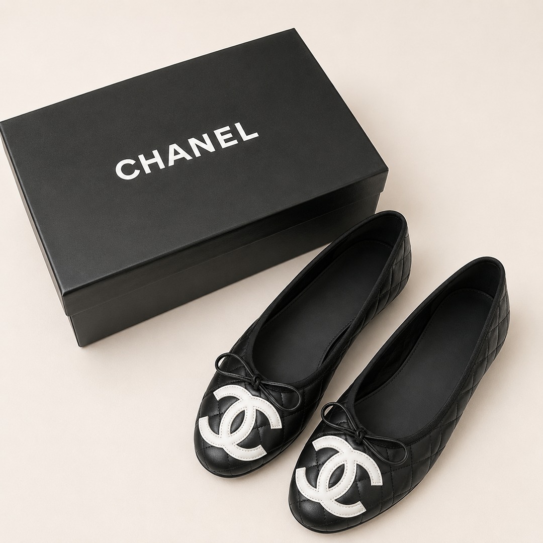 CHANEL WHTE QUILTED ALL BLACK INTERLOCKING CC BALLET FLATS.