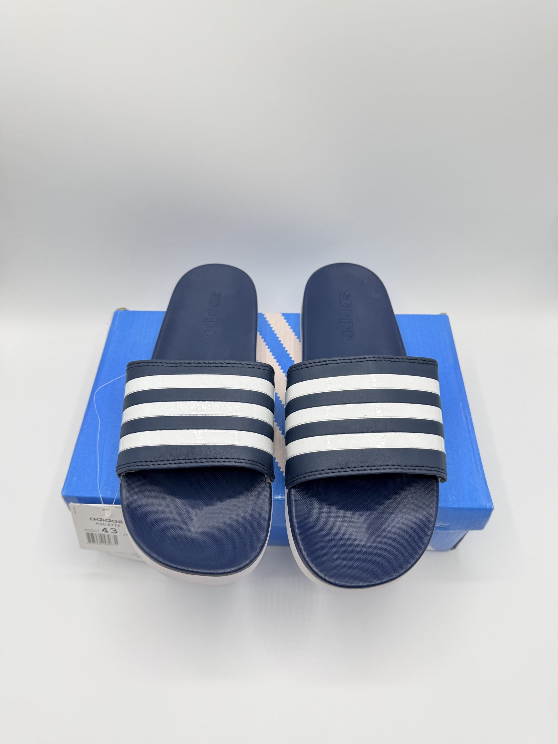 2026/10/1000776326.jpg ADI STRIPES - White Blue - Image 1
