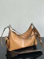 Coach Pocket Juliet Beige Bag. - Image 2