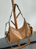 Coach Pocket Juliet Beige Bag. - Image 3